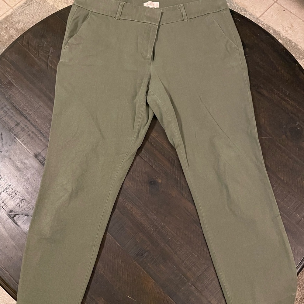 NWOT Loft olive green skinny slacks